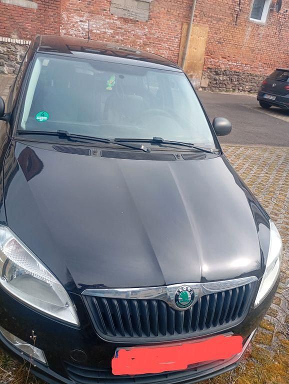 Schwarz Gebraucht 2012 Skoda Fabia Elegance Kombi | 2.900 € (Fairer Preis) - Bild 1/4