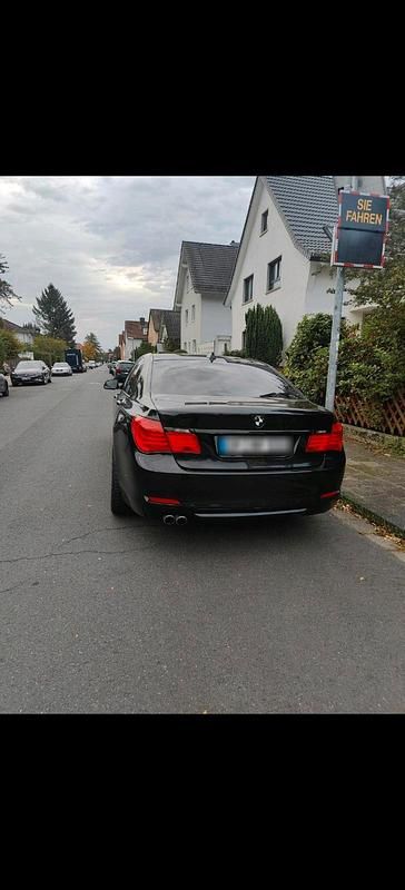 Second-hand BMW 730 248 CP (182 kW) 2010 Negru Berlinǎ