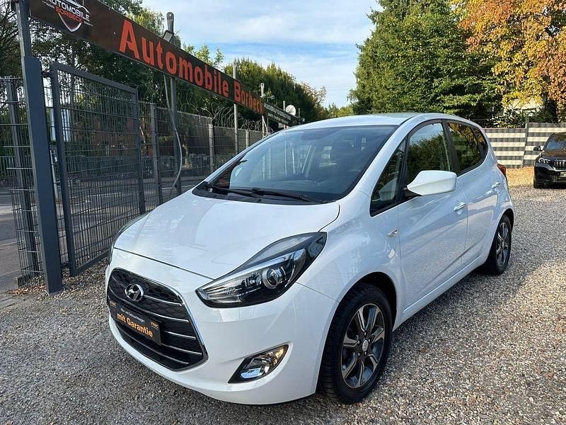 Weiß Gebraucht 2017 Hyundai ix20 Trend Van / Kleinbus | 12.500 € (Fairer Preis) - Bild 1/4