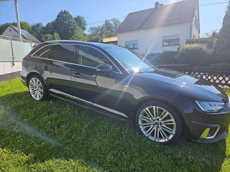 Schwarz Gebraucht 2019 Audi A4 S-Line Kombi | 21.850 € (Superpreis) - Bild 1/4