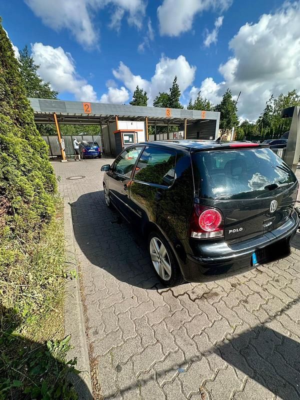 Gebraucht VW Polo 60 PS (44 kW) 2009 Schwarz Kleinwagen