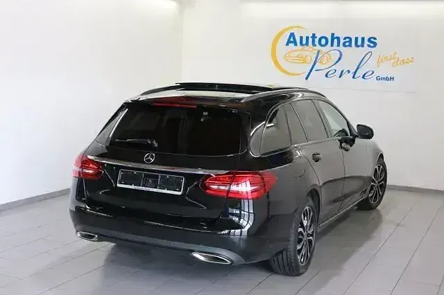 Gebraucht Mercedes C300 Avantgarde 258 PS (189 kW) 2018 Schwarz Kombi