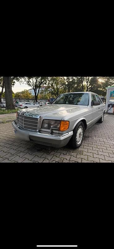 Silber Gebraucht 2019 Mercedes 300 SE Limousine | 10.500 € - Bild 1/4