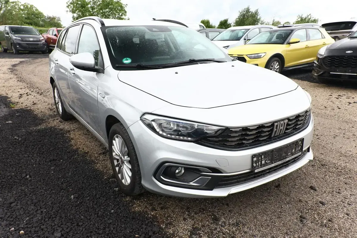 Gebraucht Fiat Tipo Life 101 PS (74 kW) 2022 Maestro grau Kombi