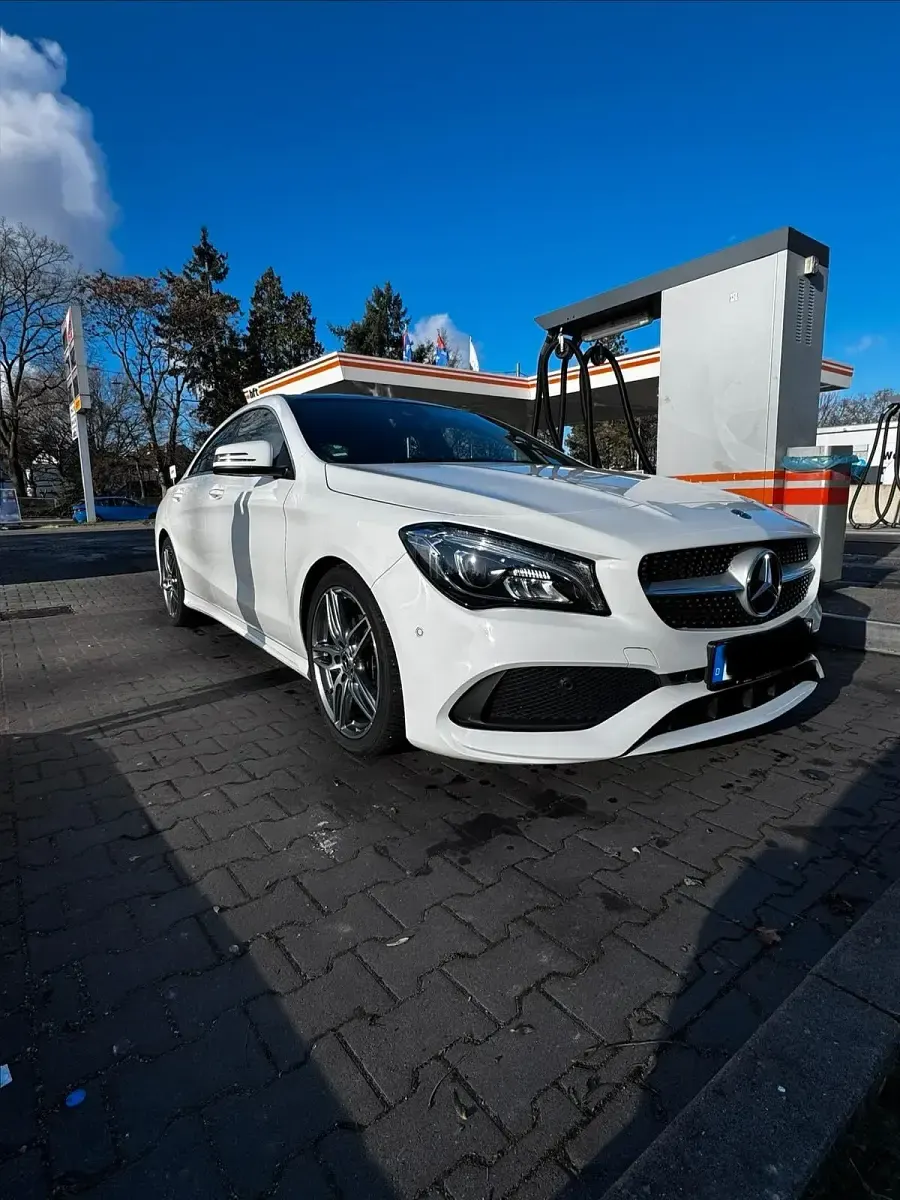 Gebraucht Mercedes CLA180 122 PS (89 kW) 2019 Weiß Coupé