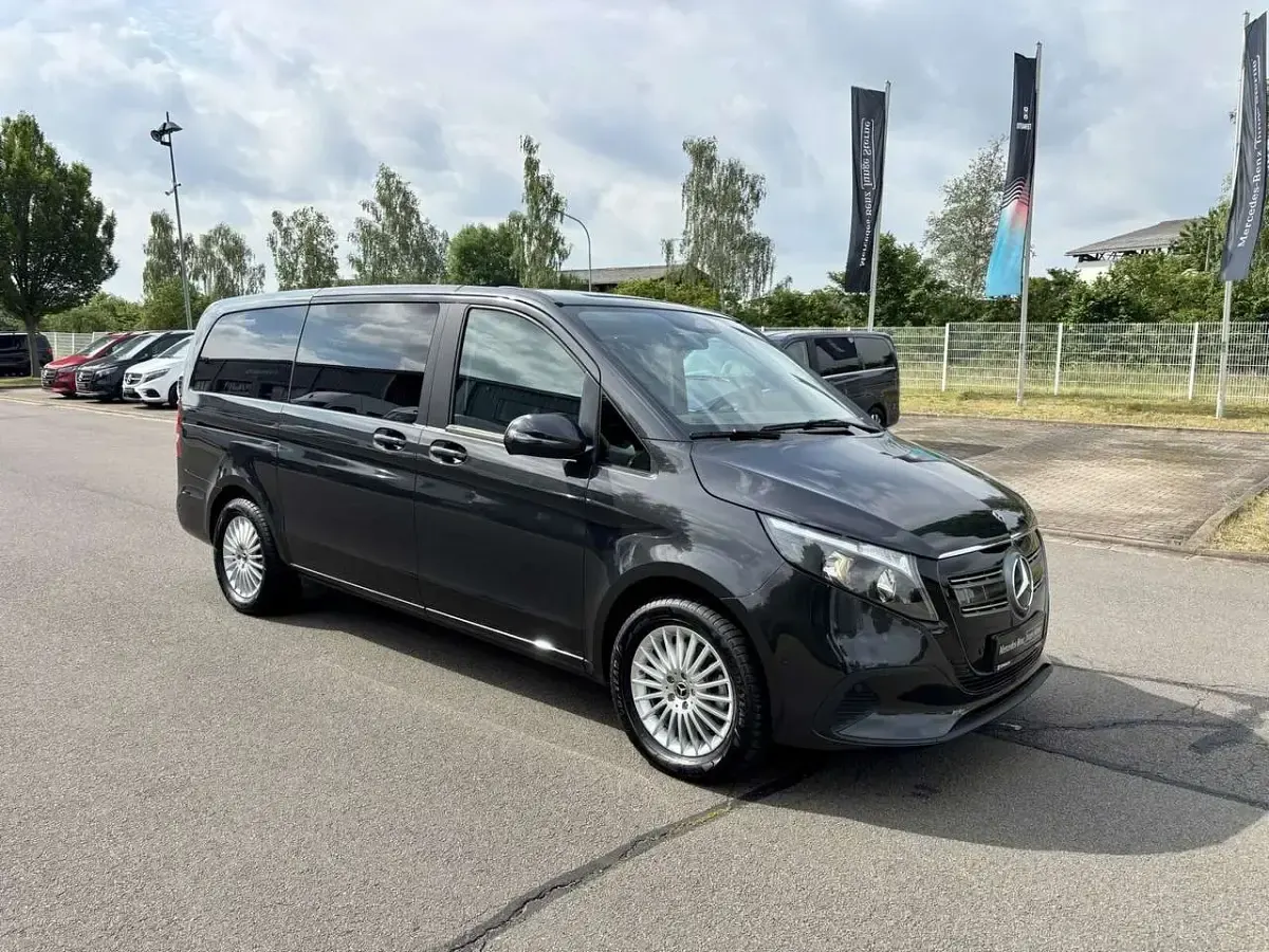 Gebraucht Mercedes EQV250 Long 150 kW (204 PS) 2024 Graphitgrau metallic Van / Kleinbus