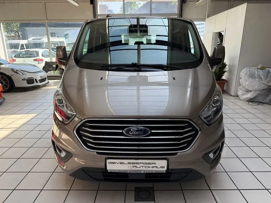 Gebraucht Ford Transit Custom 185 PS (136 kW) 2019 Diffused silver Kombi