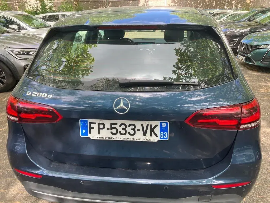 Gebraucht Mercedes B200 150 PS (110 kW) 2020 Blau Kleinwagen