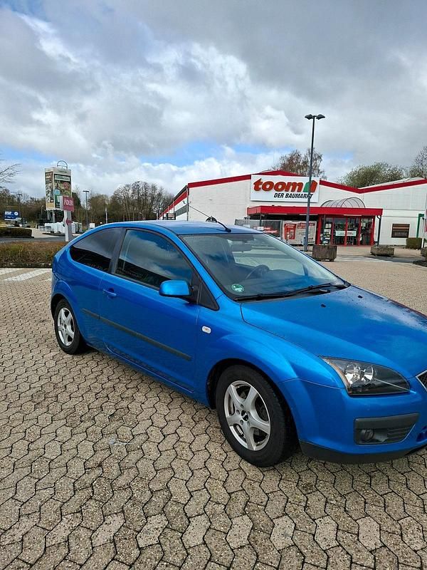 Second-hand Ford Focus 115 CP (84 kW) 2005 Albastru Coupe