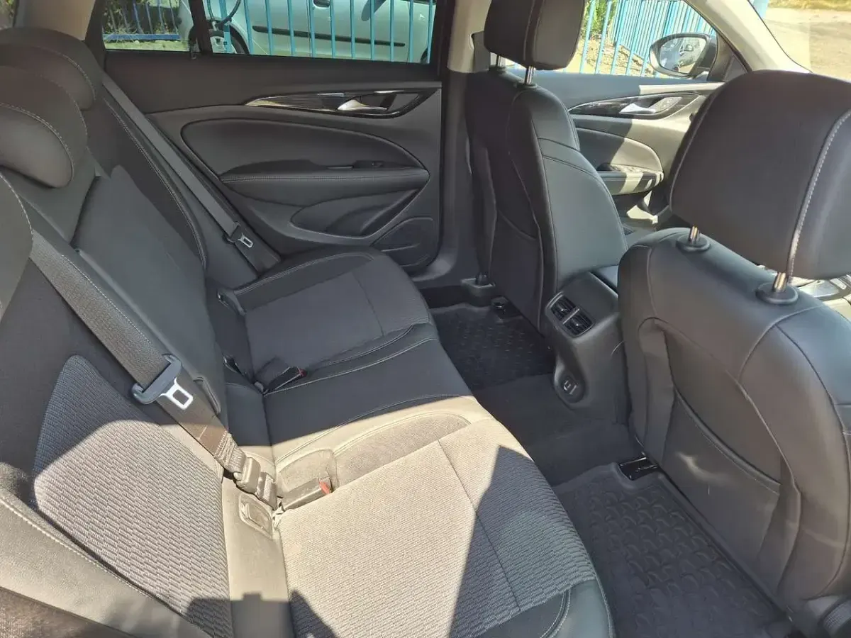 Gebraucht Opel Insignia Innovation 165 PS (121 kW) 2020 Onyx schwarz Kombi