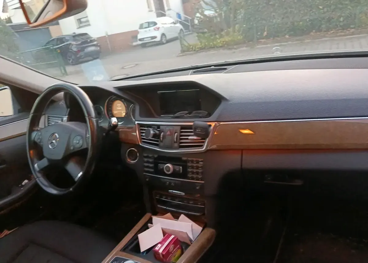 Gebraucht Mercedes E350 231 PS (169 kW) 2010 Limousine