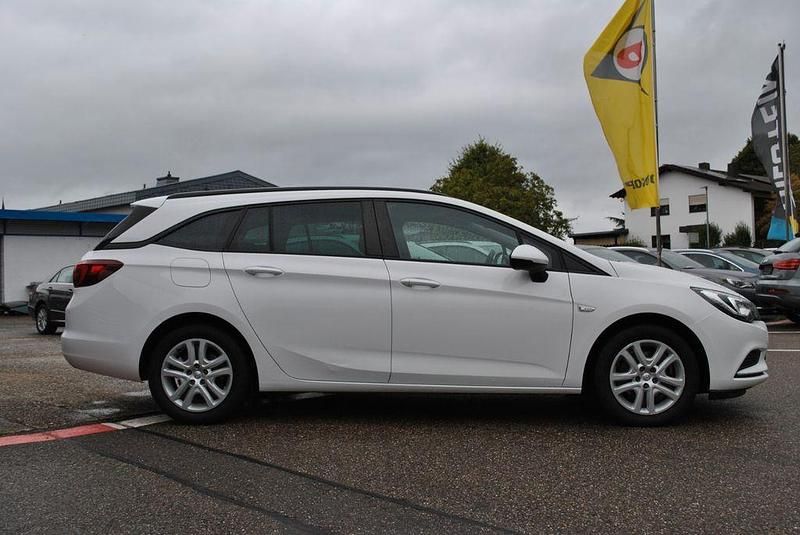 Gebraucht Opel Astra Business 136 PS (100 kW) 2017 Weiß Kombi