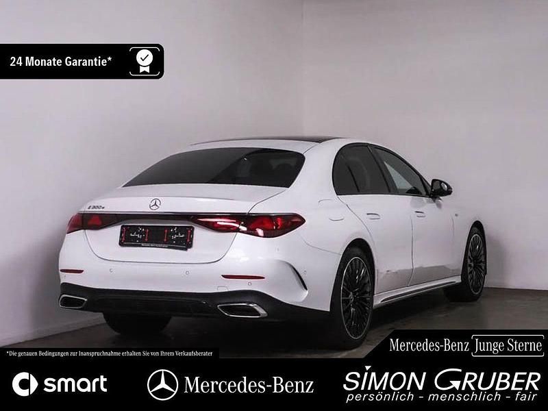 Second-hand Mercedes E300 AMG 313 CP (230 kW) 2025 Alb Berlinǎ