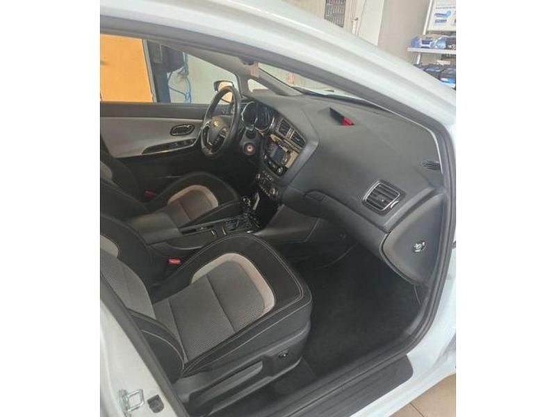 Gebraucht Kia Ceed 135 PS (99 kW) 2015 (wd) carraraweiss (metallic) Kleinwagen