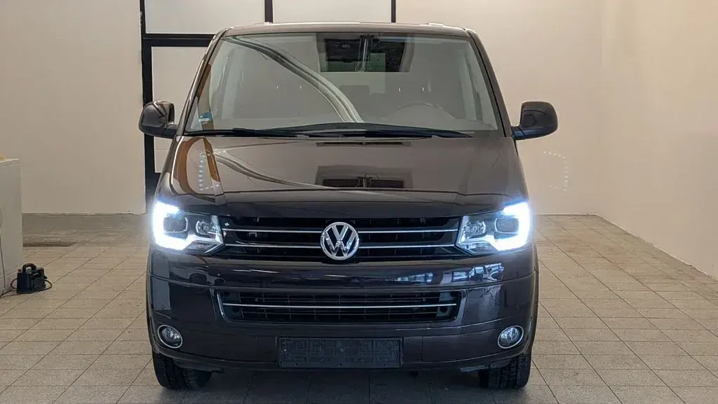 Gebraucht VW Multivan 179 PS (131 kW) 2014 Violett Van / Kleinbus