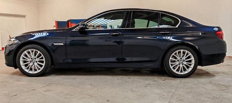 Gebraucht BMW 550 Luxury Line 449 PS (330 kW) 2014 Blau Limousine