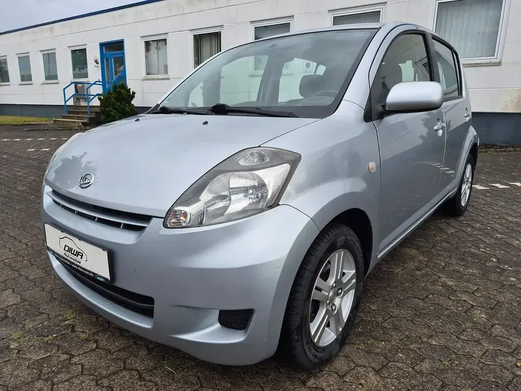 Gebraucht Daihatsu Sirion 91 PS (66 kW) 2007 Silber Kleinwagen