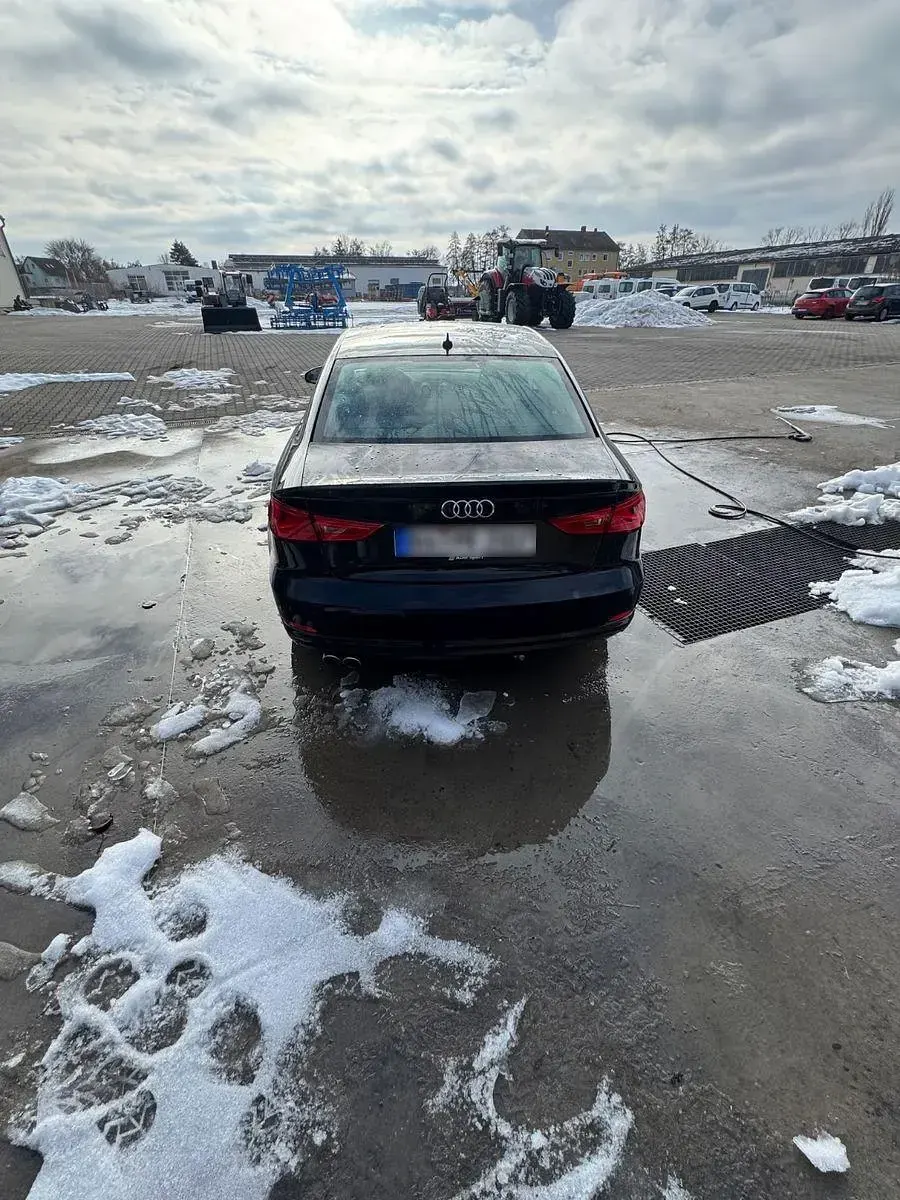 Używany Audi A3 Ambiente 150 KM (110 kW) 2014 Czarny Sedan/Limuzyna
