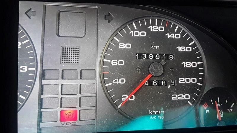 Second-hand Audi 80 90 CP (66 kW) 1994 Roșu Berlinǎ