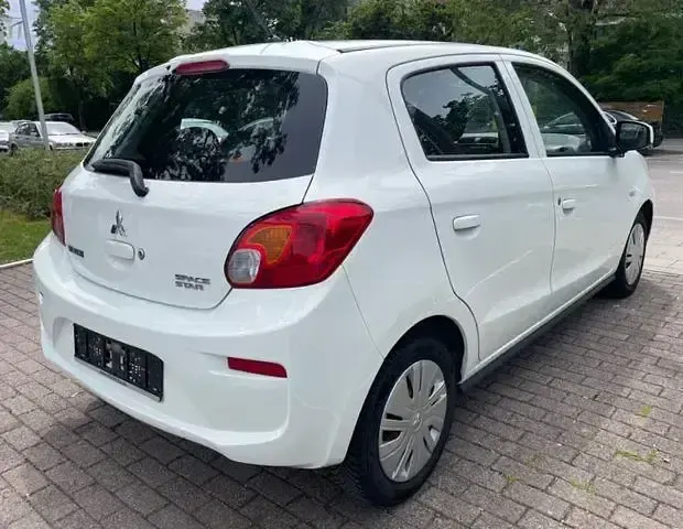 Gebraucht Mitsubishi Space Star Basis 71 PS (52 kW) 2019 Weiß Kleinwagen