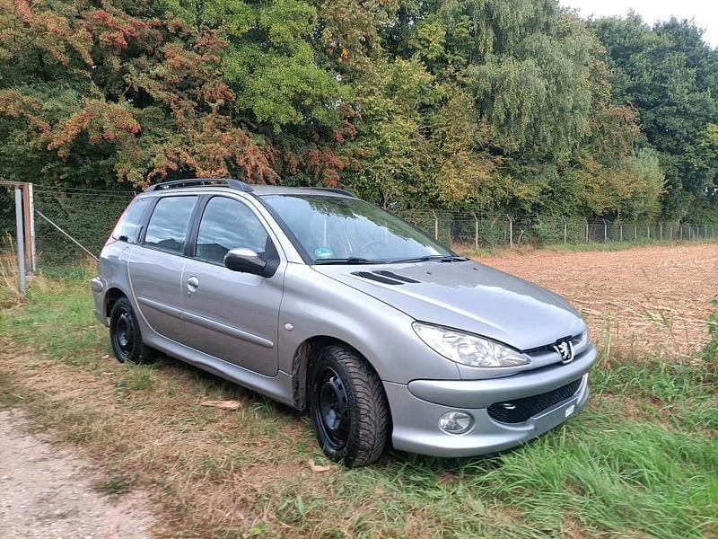 Grau Gebraucht 2004 Peugeot 206 Kombi | 2.200 € - Bild 1/4