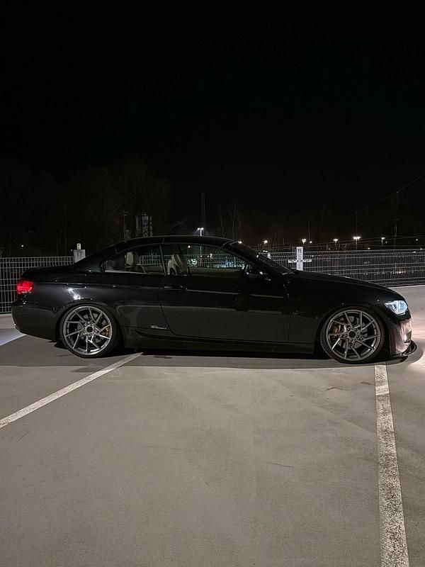 Gebraucht BMW 335 Cabriolet 306 PS (225 kW) 2009 Schwarz Cabrio