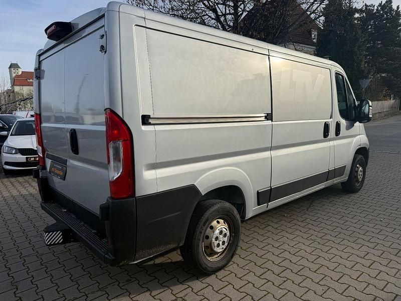 Gebraucht Peugeot Boxer 140 PS (102 kW) 2021 Weiß Van