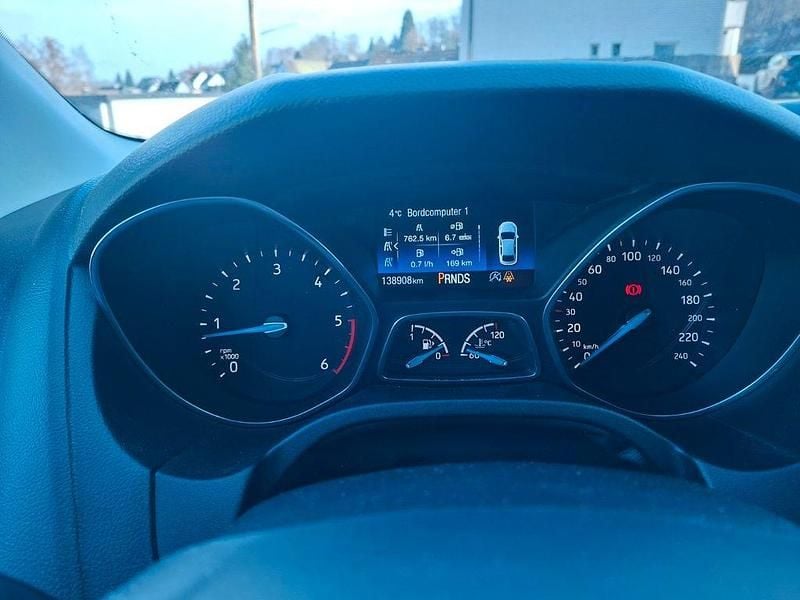 Gebraucht Ford Focus Business Edition 120 PS (88 kW) 2017 Silber Limousine