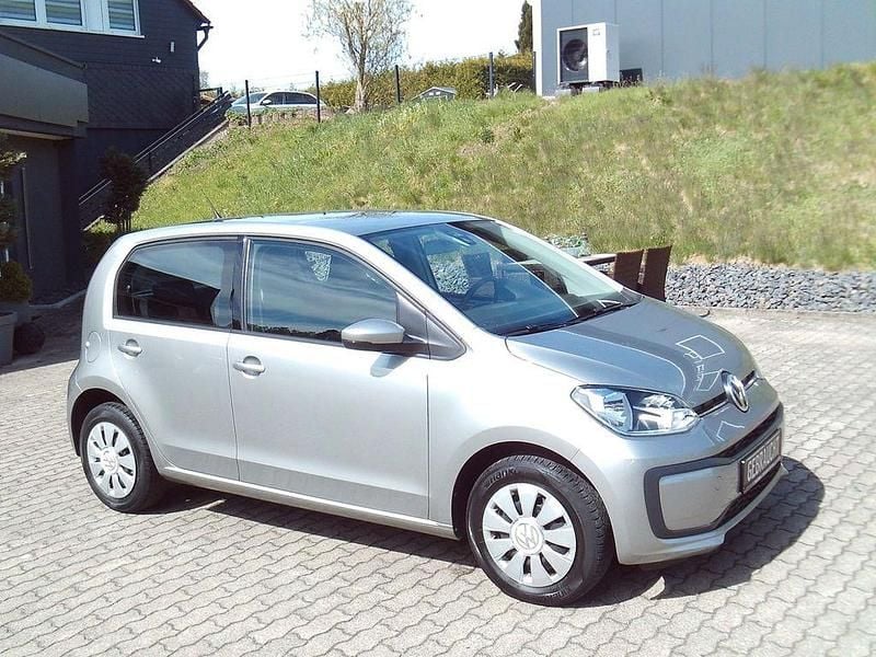 Second-hand VW up! 60 CP (44 kW) 2018 Argintiu Hatchback