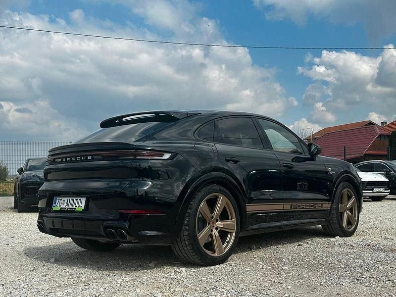 Gebraucht Porsche Cayenne 305 PS (224 kW) 2025 Schwarz SUV