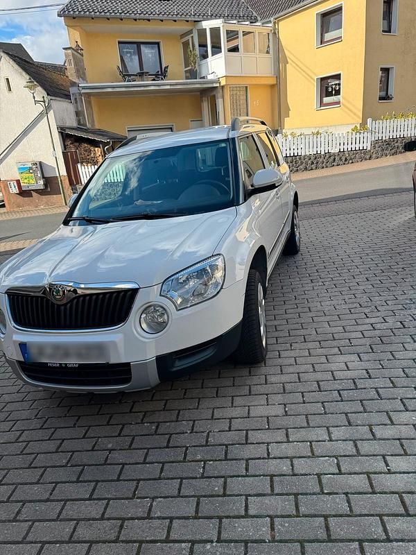 Gebraucht Skoda Yeti 110 PS (80 kW) 2012 Weiß SUV