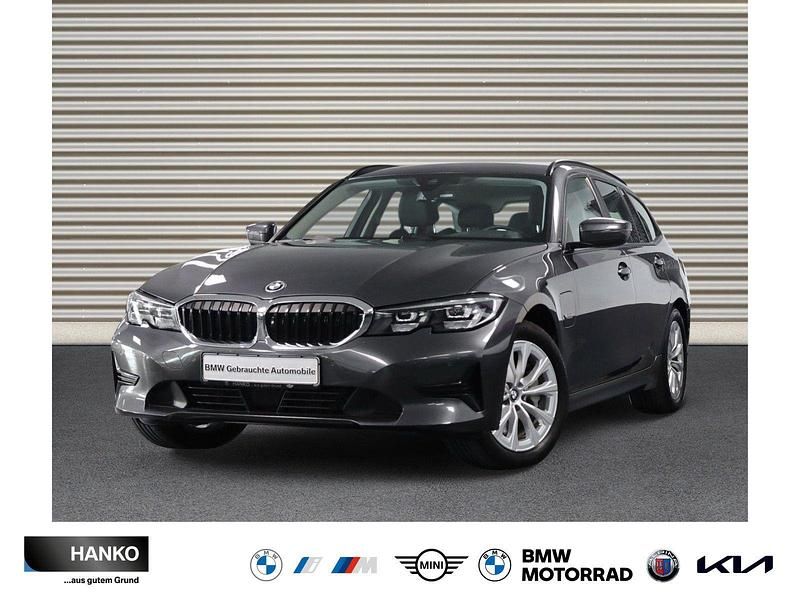 Mineralgrau metallic Gebraucht 2021 BMW 330e Advantage Kombi | 25.500 € (Fairer Preis) - Bild 1/4