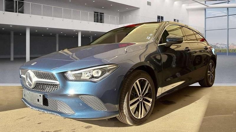 Gebraucht Mercedes CLA250 218 PS (160 kW) 2022 Denimblau Limousine