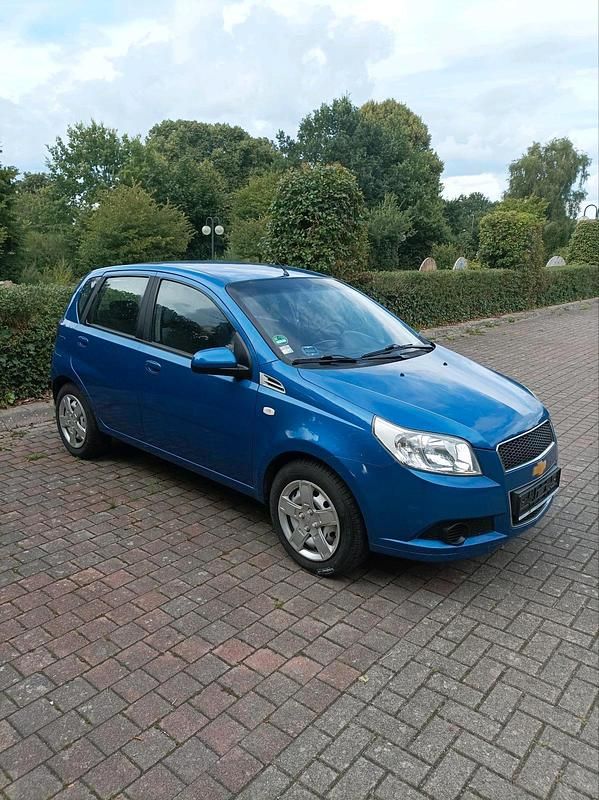 Blau Gebraucht 2010 Chevrolet Aveo Kleinwagen | 2.200 € (Fairer Preis) - Bild 1/4