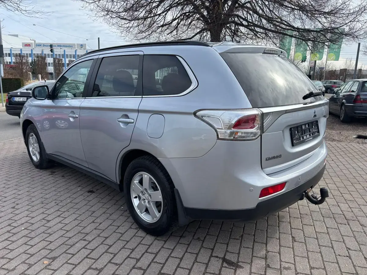 Gebraucht Mitsubishi Outlander Invite 150 PS (110 kW) 2013 Silber SUV