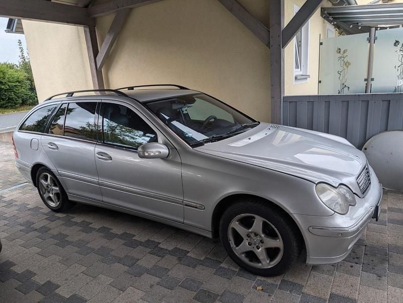 Silber Gebraucht 2002 Mercedes C200 Avantgarde Kombi | 1.299 € (Superpreis) - Bild 1/4