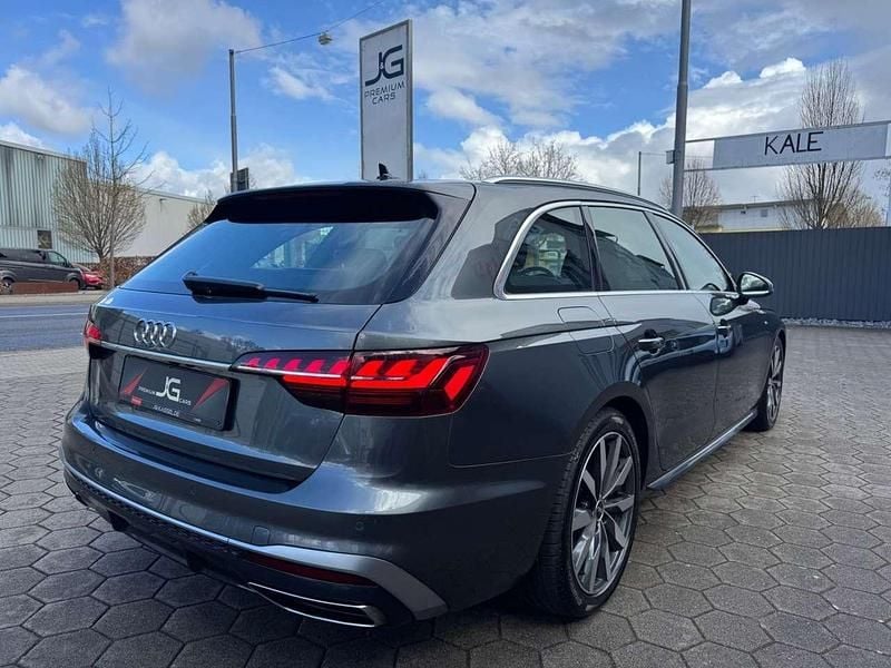 Gebraucht Audi A4 S-Line 204 PS (150 kW) 2023 Daytonagrau Kombi