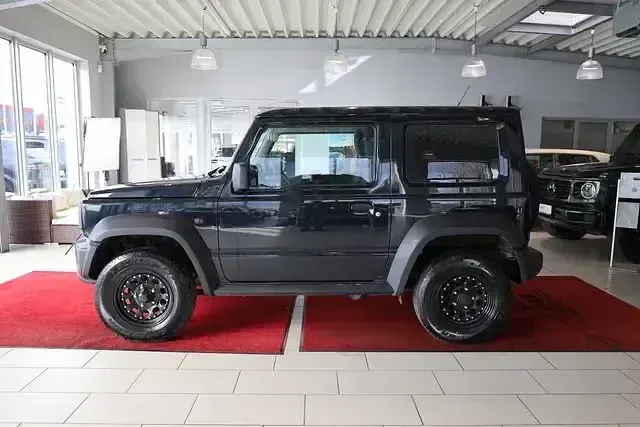 Gebraucht Suzuki Jimny Comfort 102 PS (75 kW) 2023 Schwarz SUV