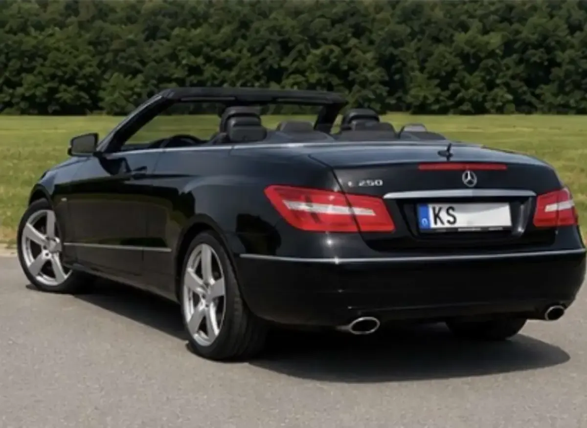 Gebraucht Mercedes E250 Avantgarde 204 PS (150 kW) 2012 Schwarz Cabrio