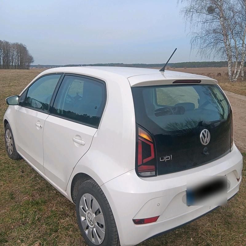 Second-hand VW up! 60 CP (44 kW) 2019 Alb Hatchback