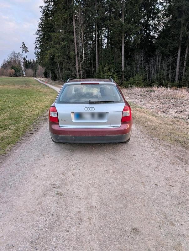 Gebraucht Audi A4 131 PS (96 kW) 2002 Rot Kombi