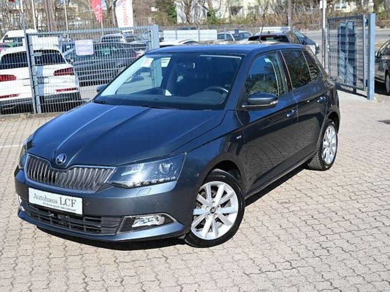 Gebraucht Skoda Fabia Clever 95 PS (69 kW) 2018 Grau Limousine