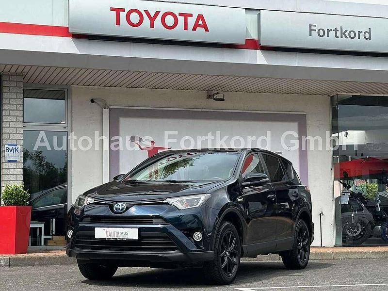 Schwarzblau metallic Gebraucht 2018 Toyota RAV4 Hybrid Edition-S SUV | 24.890 € (Fairer Preis) - Bild 1/4