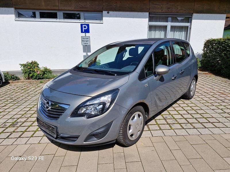 Braun Gebraucht 2010 Opel Meriva Innovation Van / Kleinbus | 1.900 € (Superpreis) - Bild 1/4