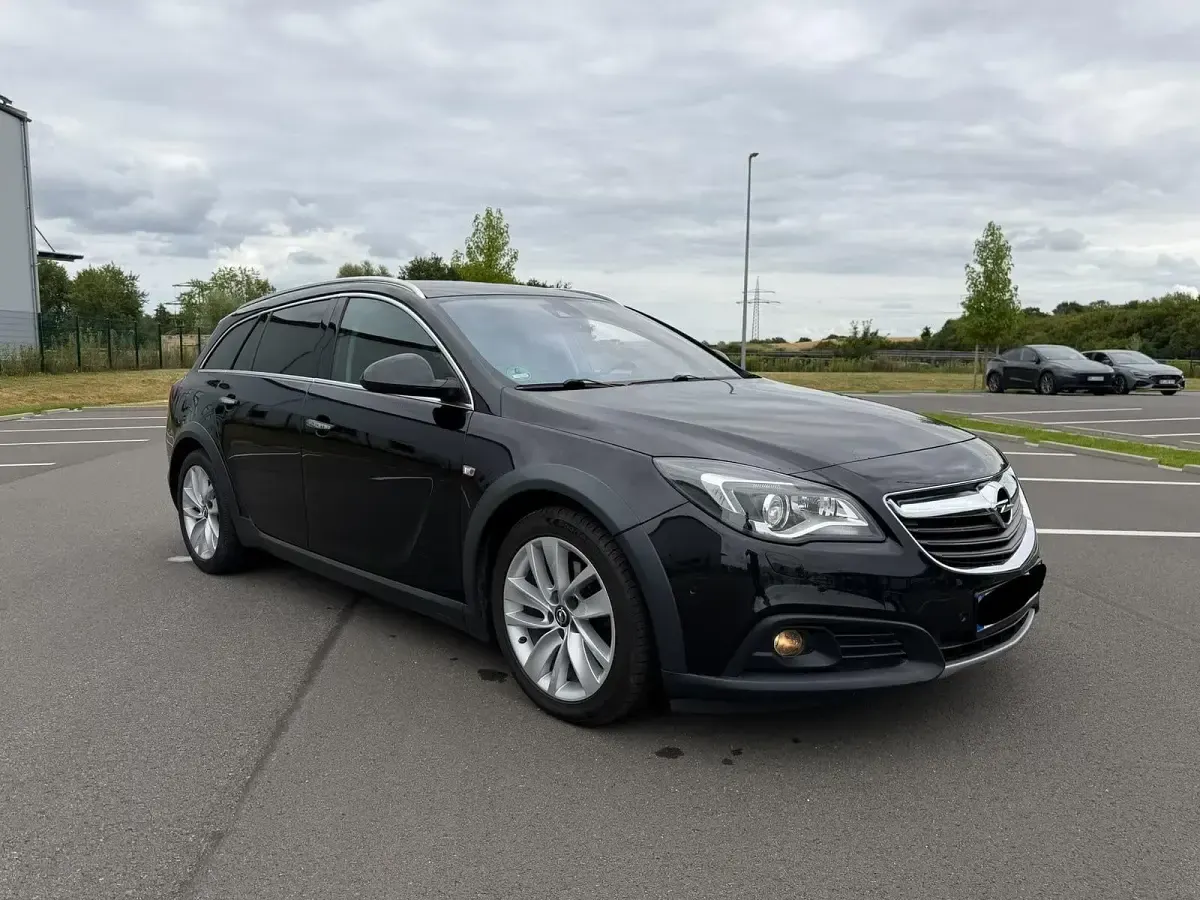 Gebraucht Opel Insignia Country Tourer 170 PS (125 kW) 2016 Schwarz Kombi