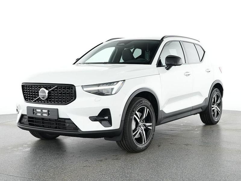 Weiß Gebraucht 2025 Volvo XC40 Plus SUV | 35.900 € (Fairer Preis) - Bild 1/4