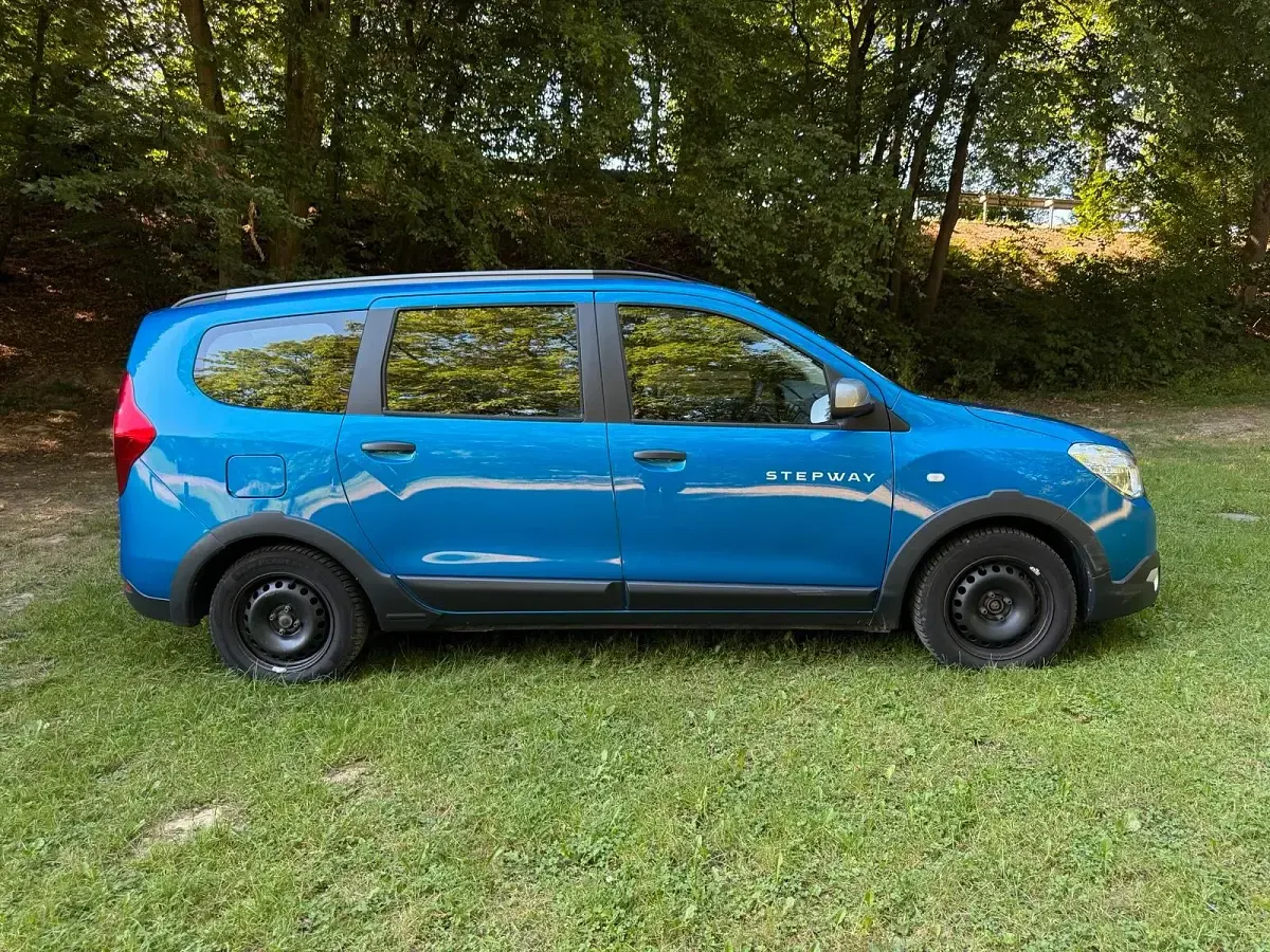 Gebraucht Dacia Lodgy 115 PS (84 kW) 2017 Blau Van / Kleinbus