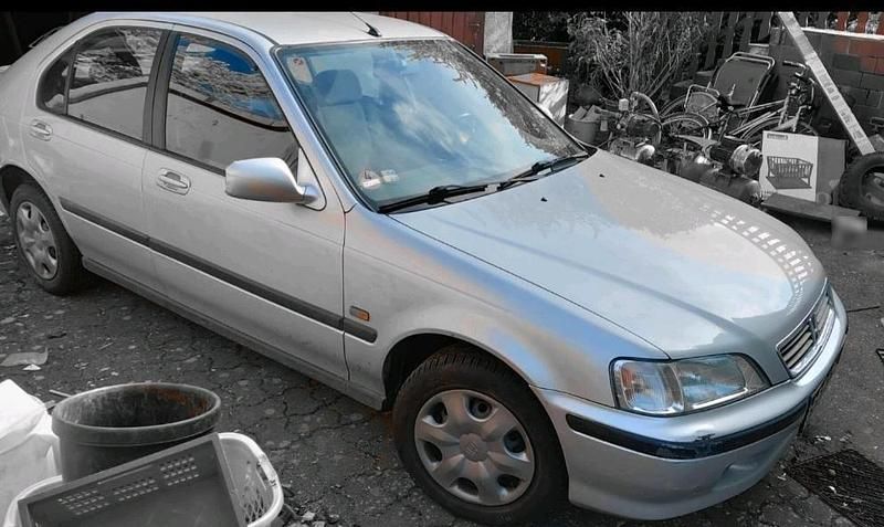 Usata Honda Civic 90 CV (66 kW) 2001 Argento Berlina