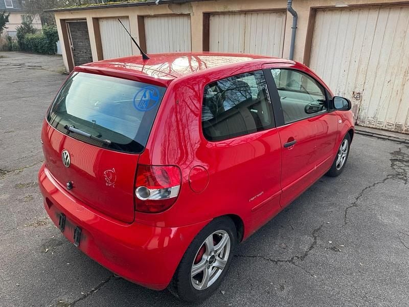 Rot Gebraucht 2009 VW Fox Kleinwagen | 900 € (Guter Preis) - Bild 1/4