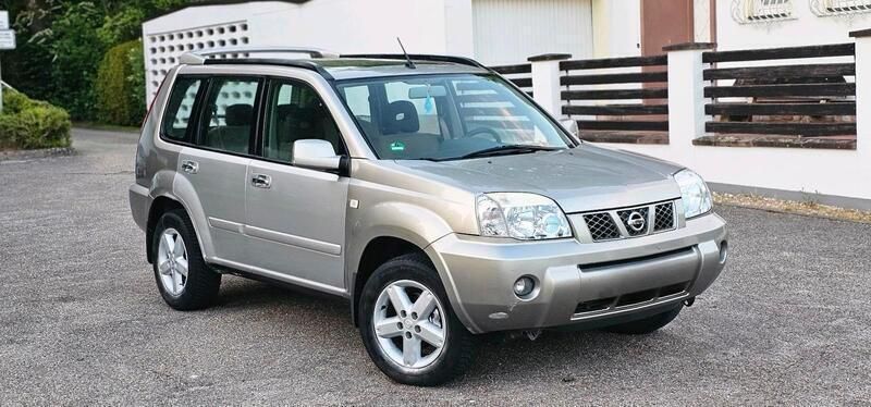 Gold Gebraucht 2005 Nissan X-Trail Comfort SUV | 1.500 € - Bild 1/4